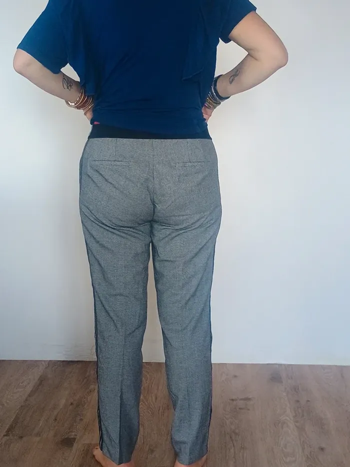 Pantalon Tissaia gris avec bande latérale T42 - photo numéro 2
