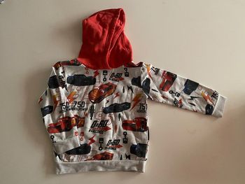 Sweet à capuche Cars