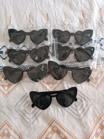 Lot de 7 paires de lunettes coeur