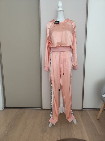 Ensemble sweat et pantalon the kooples taille 1.rose satiné et dentelle toutes saisons