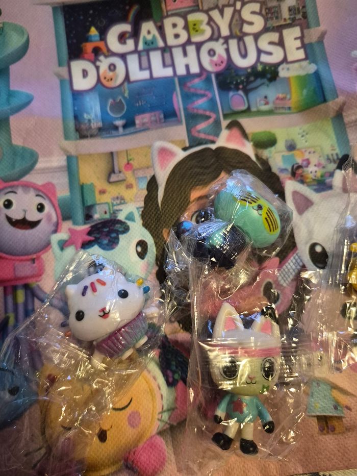 4 figurine et titbag neuf gabby chat gabby et la maison magique - photo numéro 2