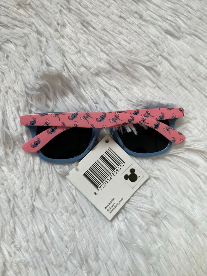 Lunette de soleil stitch