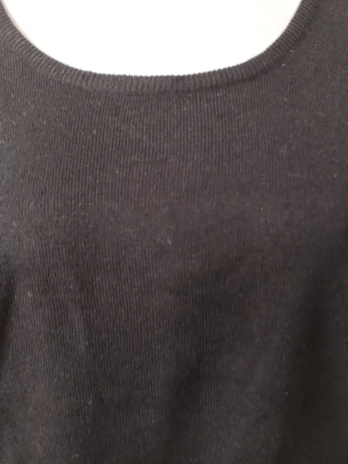 Pull léger Kiabi noir taille 44 46 tbz - photo numéro 3