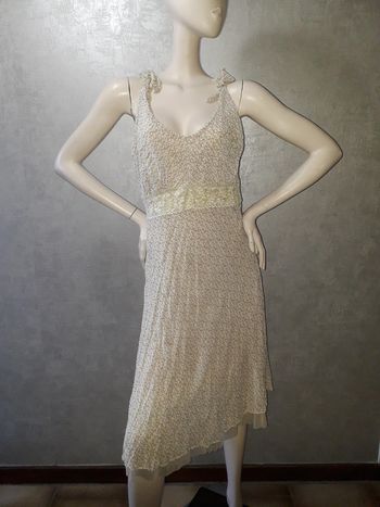 robe beige avec dentelle taille 42