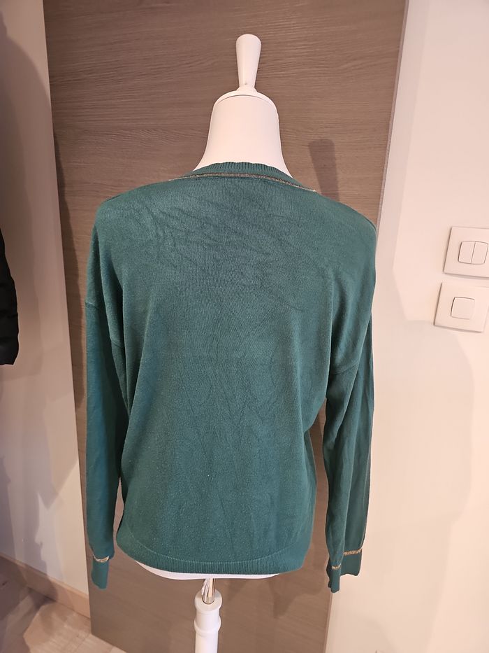 pull vert col v les tropeziennes liseré doré femme taille m - photo numéro 4