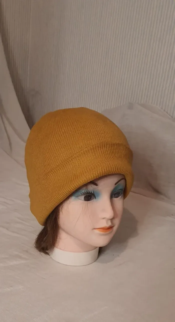 Bonnet adulte mixte moutarde "Hologramme" T.U.