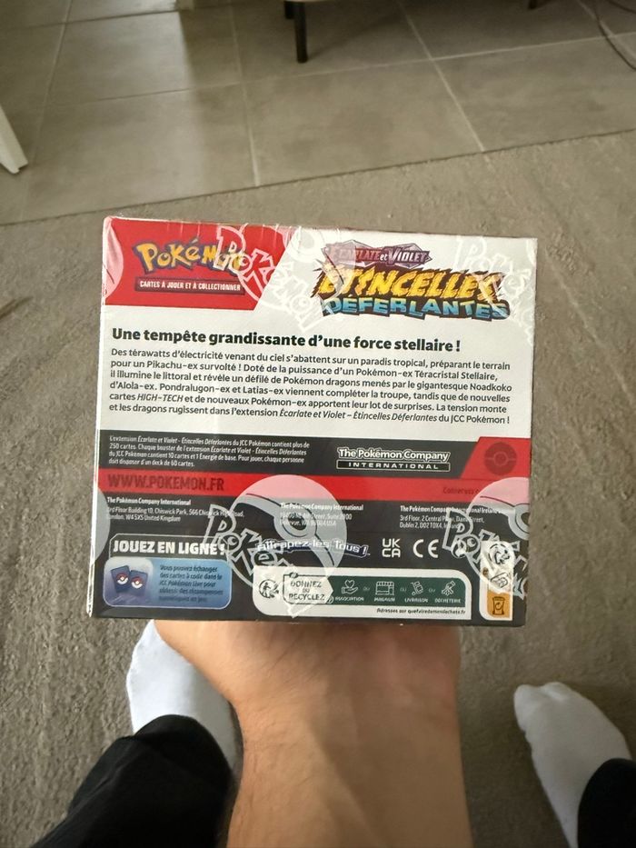 Display Pokémon ev8 étincelles déferlantes defaut de scellage - photo numéro 4