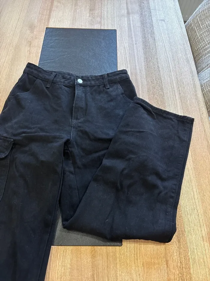 Pantalon noir - photo numéro 2