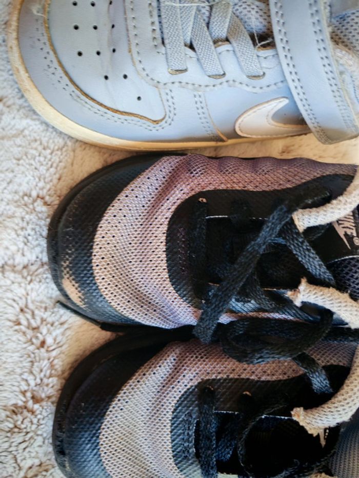 Baskets Nike taille 23.5 - photo numéro 4