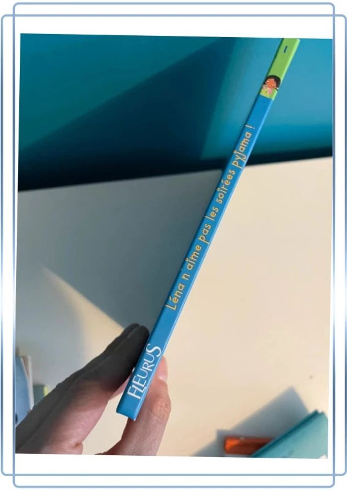 Livre Léna n’aime pas les soirée pyjama - photo numéro 2