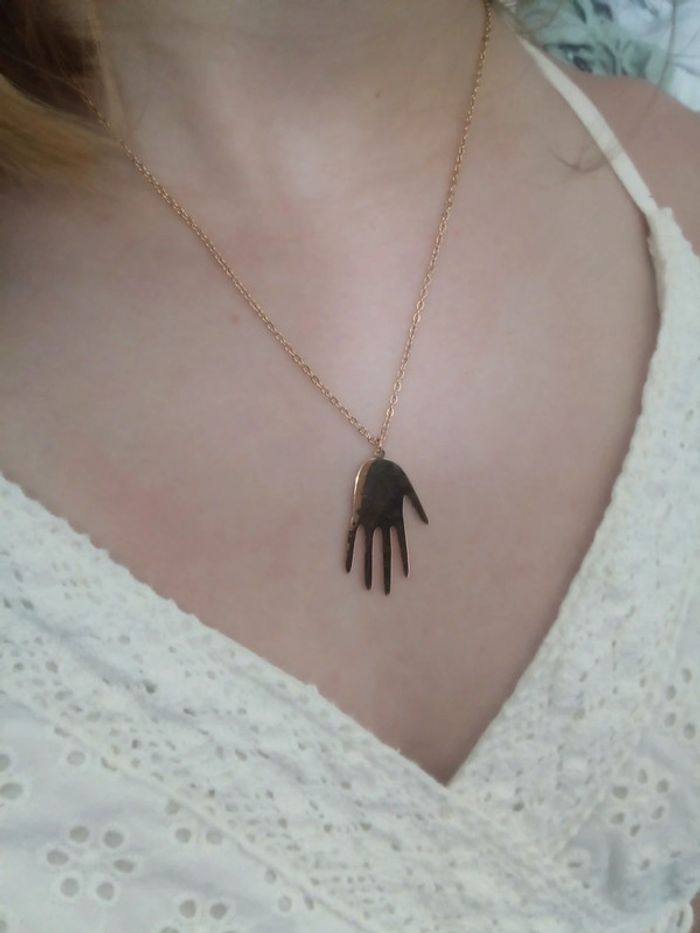 Collier amulette main - photo numéro 3