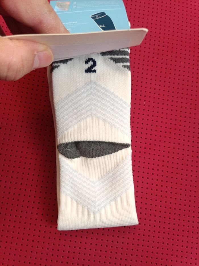 Chaussettes de foot Manchester City, Puma Authentique Officiel taille 35/38, Neuf - photo numéro 5