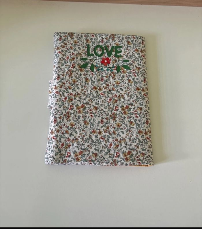Protège carnet de santé thème floral - photo numéro 2