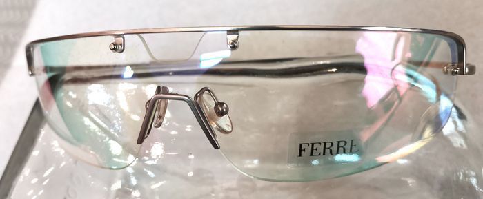 Lunettes de Soleil "Gianfranco Ferré" - photo numéro 2