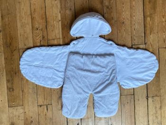 Nid de naissance en velours doux avec jambes, sécurité auto - photo numéro 2