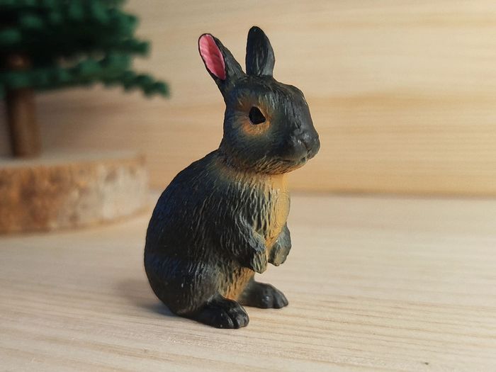 Figurine lapin oir debout Animal de la ferme - photo numéro 2
