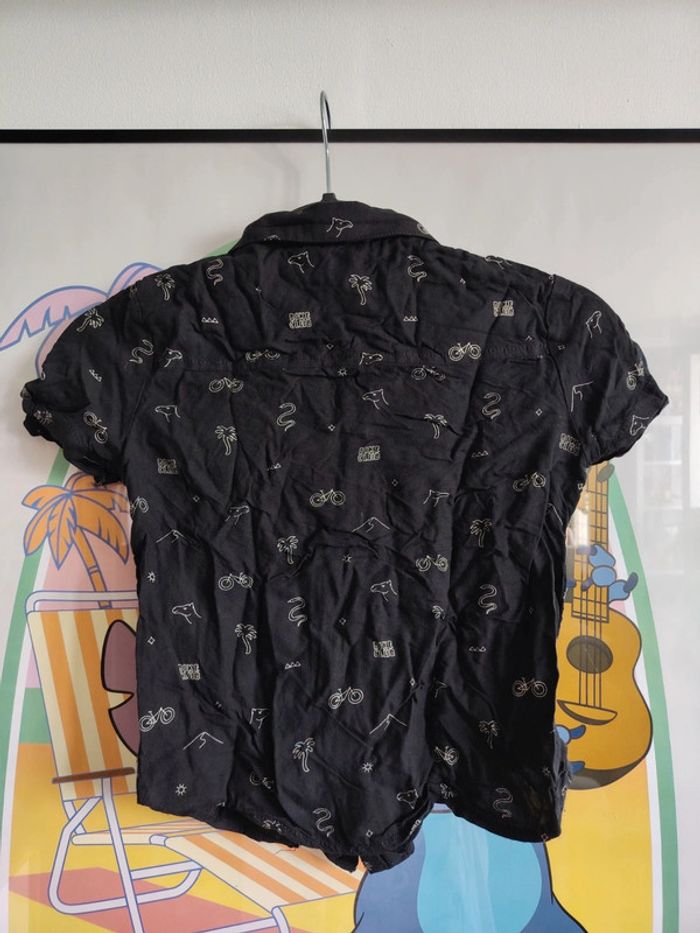 Chemise d'été noire à motifs – Taille 8 ans - photo numéro 4