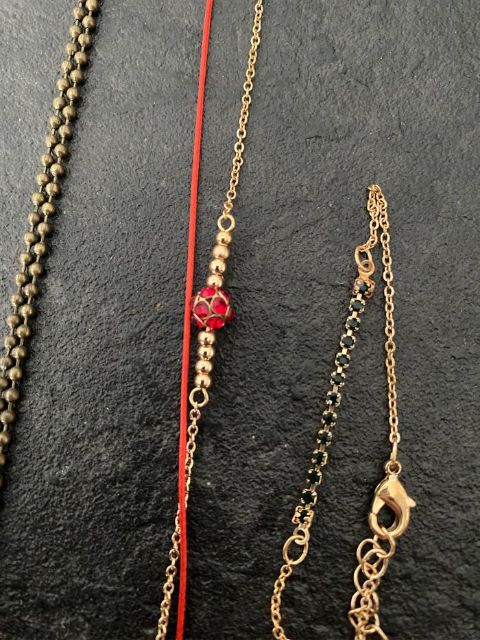 Lot 1 collier rouge et 2 bracelets perles rouge et vert - photo numéro 4