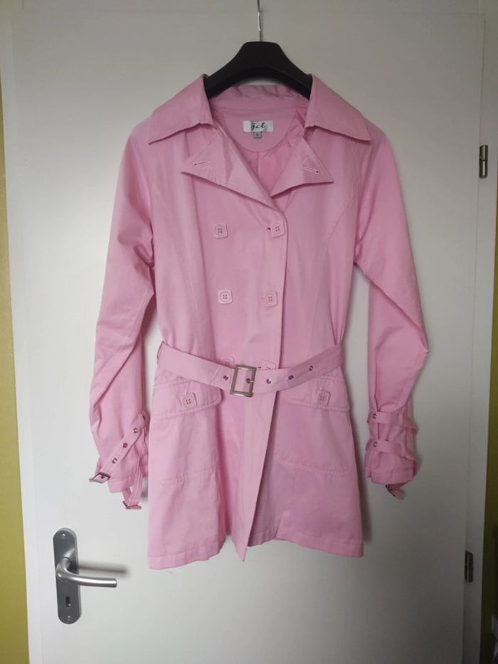 Trench-coat