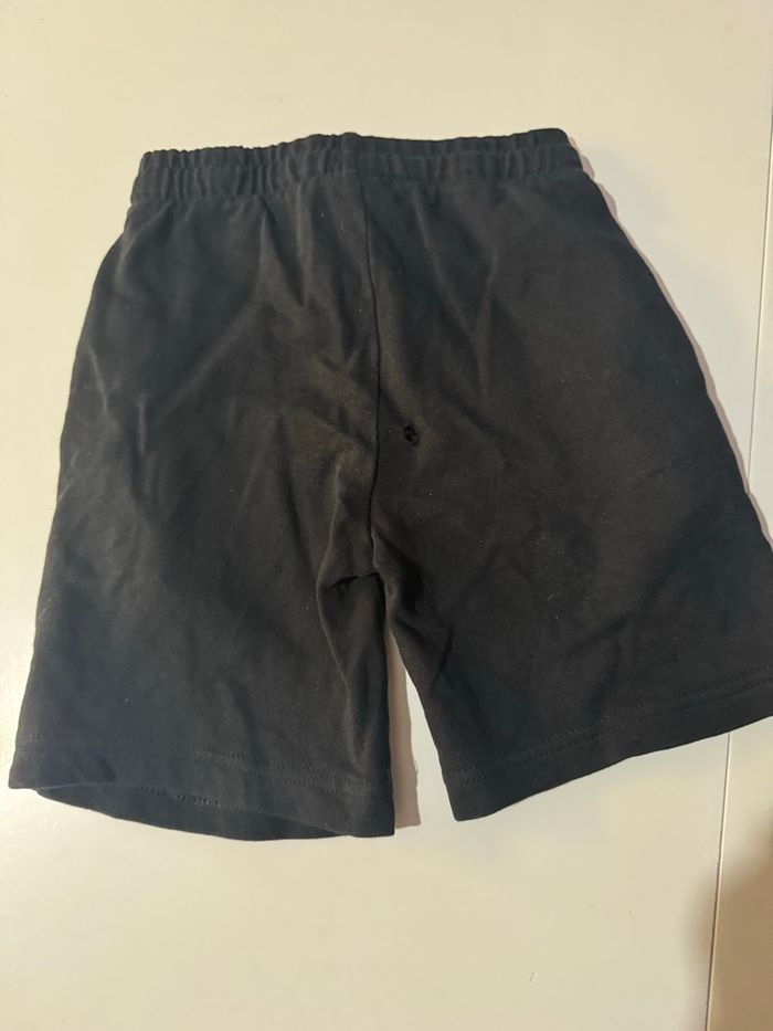 Lot de 4 shorts garçon taille 5/6 ans - photo numéro 3