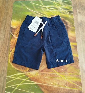 Short 6 ans neuf