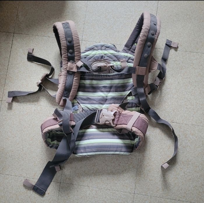 Porte bébé physiologique taupe Babymoov