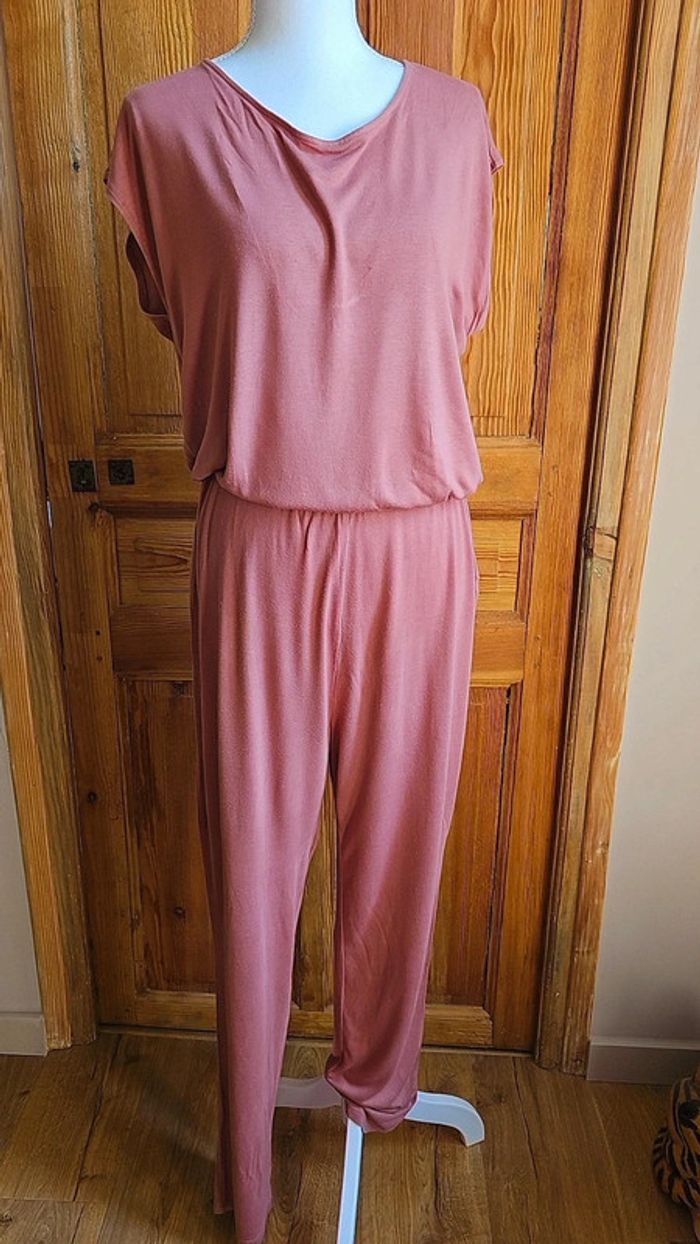 Combinaison 40 pantalon vieux rose dos ouvert - photo numéro 2