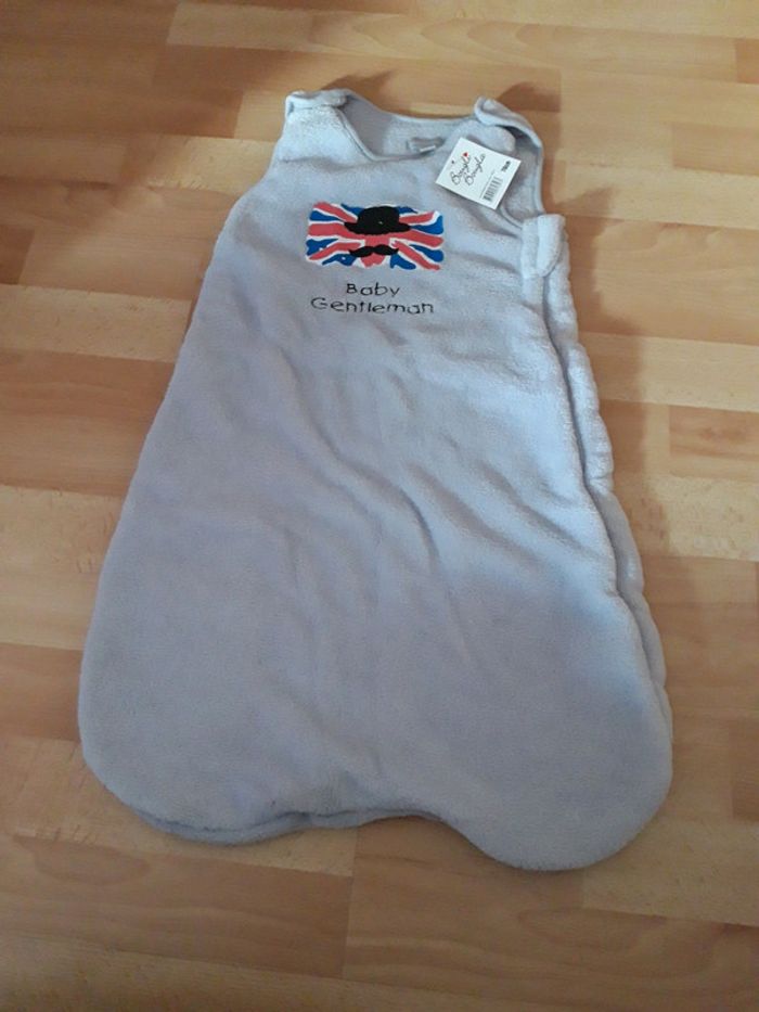 Gigoteuse grise neuf