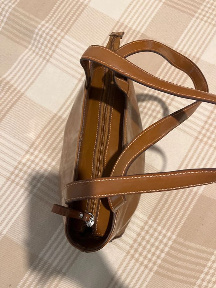 Magnifique sac à main laqué marron pour 2 euros seulement - photo numéro 6