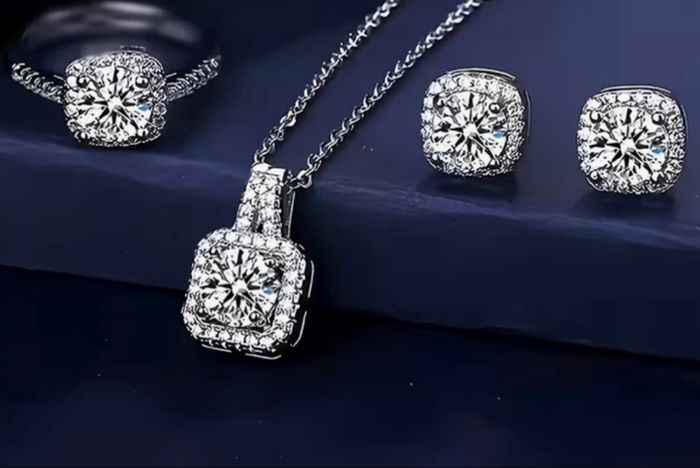 Parure 4 pièces argenté neuf - photo numéro 2