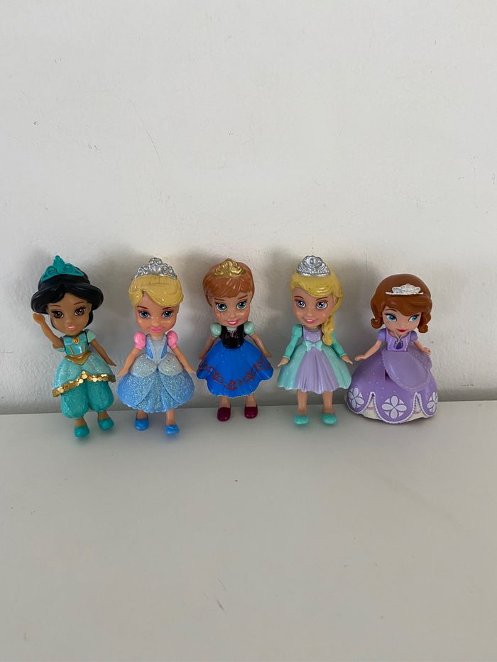 Lot figurines Disney princesses