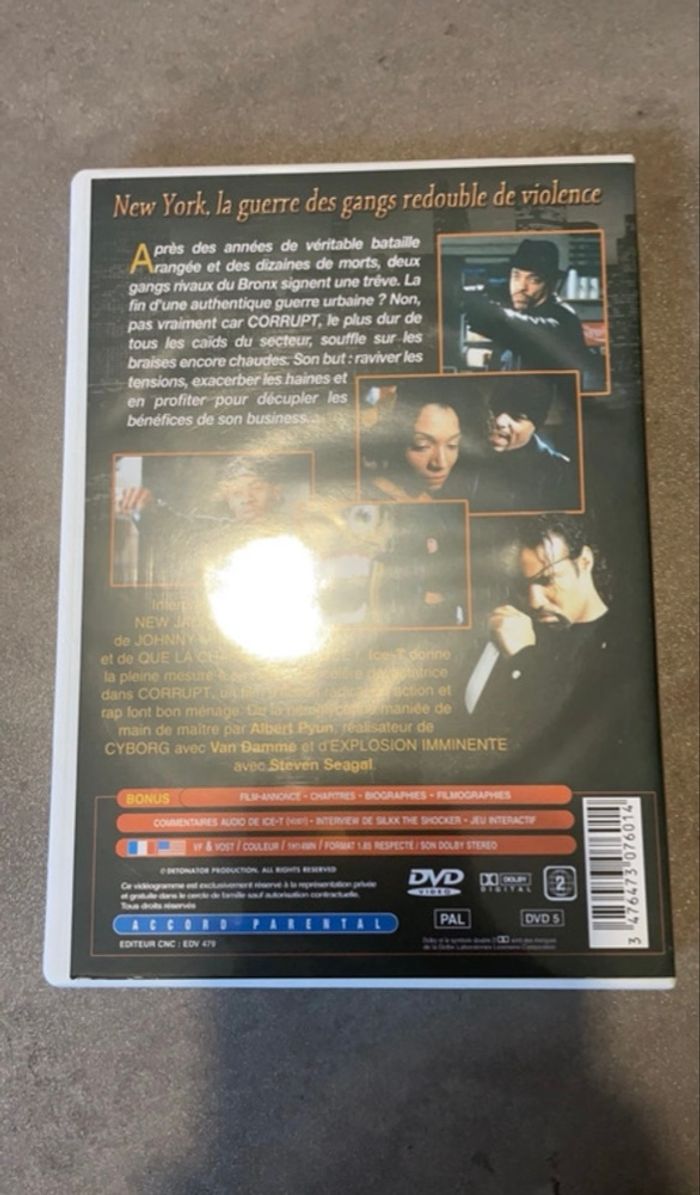 Corrupt - photo numéro 3