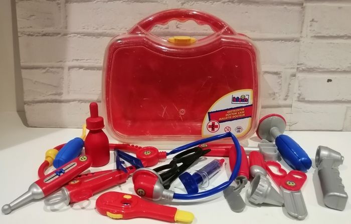 Malette pour jouer au docteur