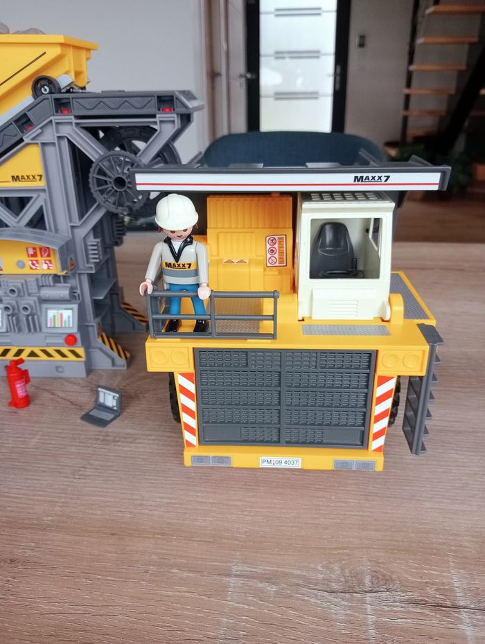 Playmobil 4041 et 4037 Convoyeur avec pelleteuse et Tombereau géant - photo numéro 6
