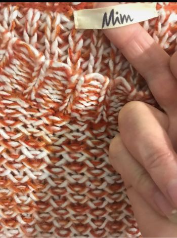 # pull  hiver femme en laine orange taille S / M ,