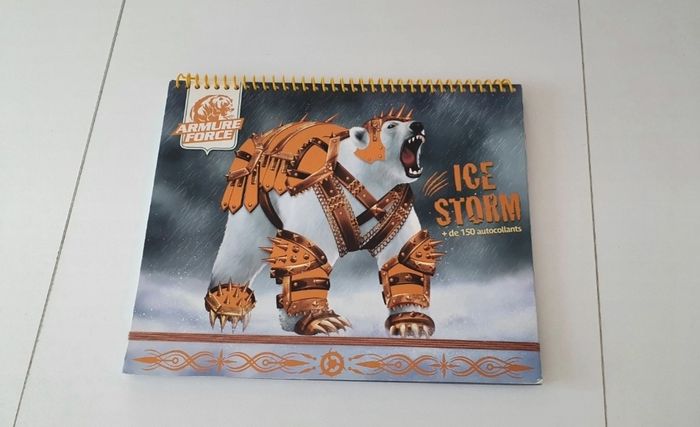 Cahier neuf de coloriage et de stickers