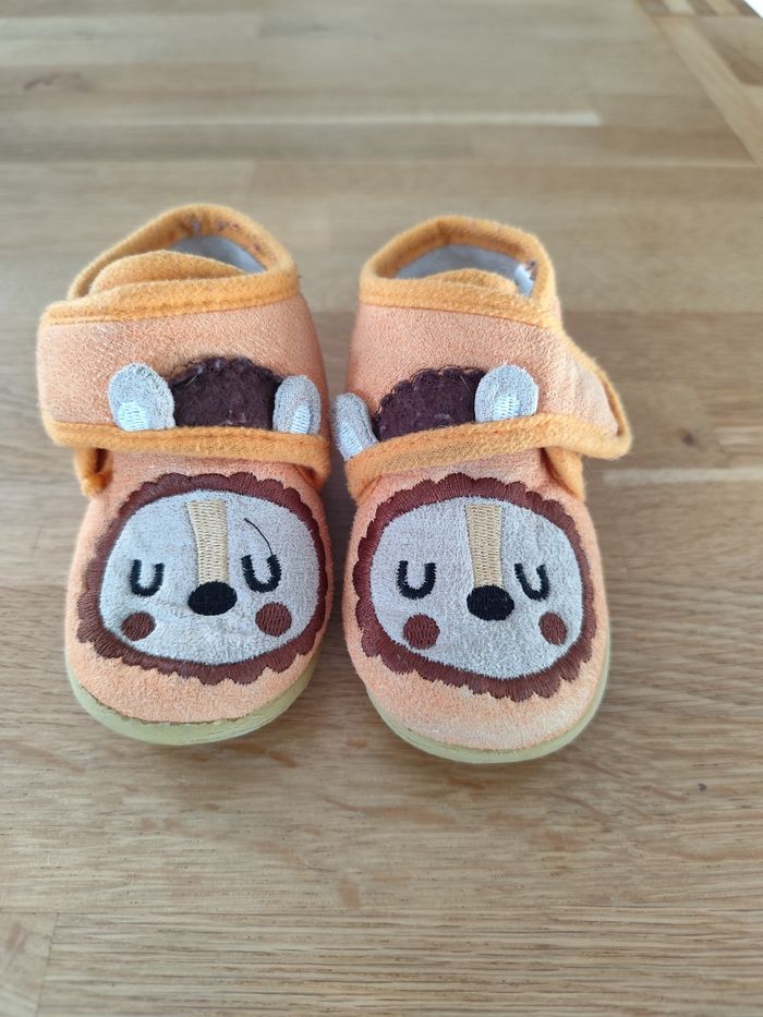 Chaussons lion Gémo 22