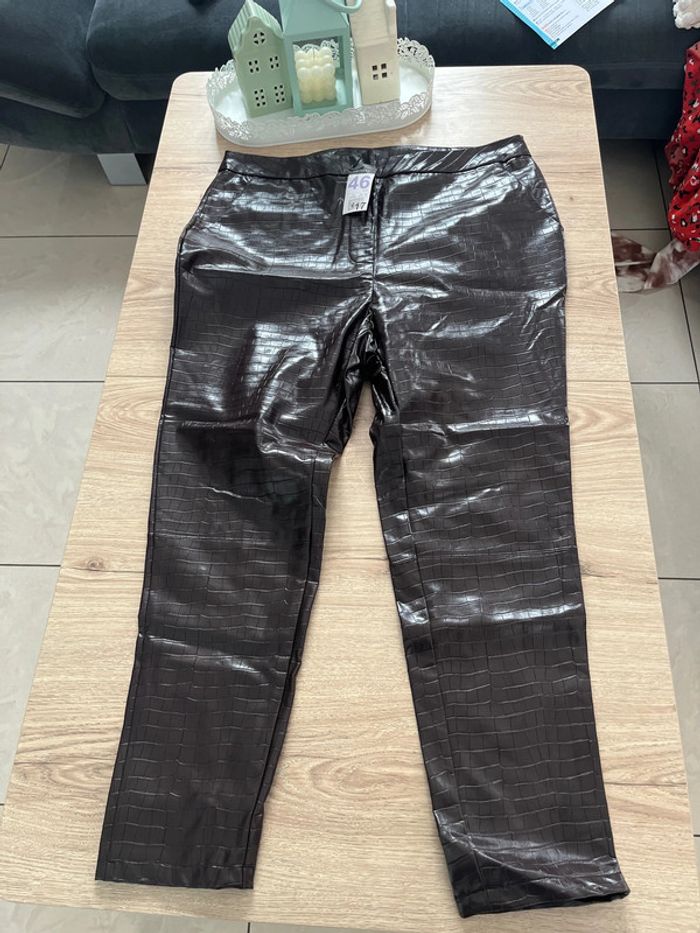 Pantalon Primark style cuir croco neuf taille 46