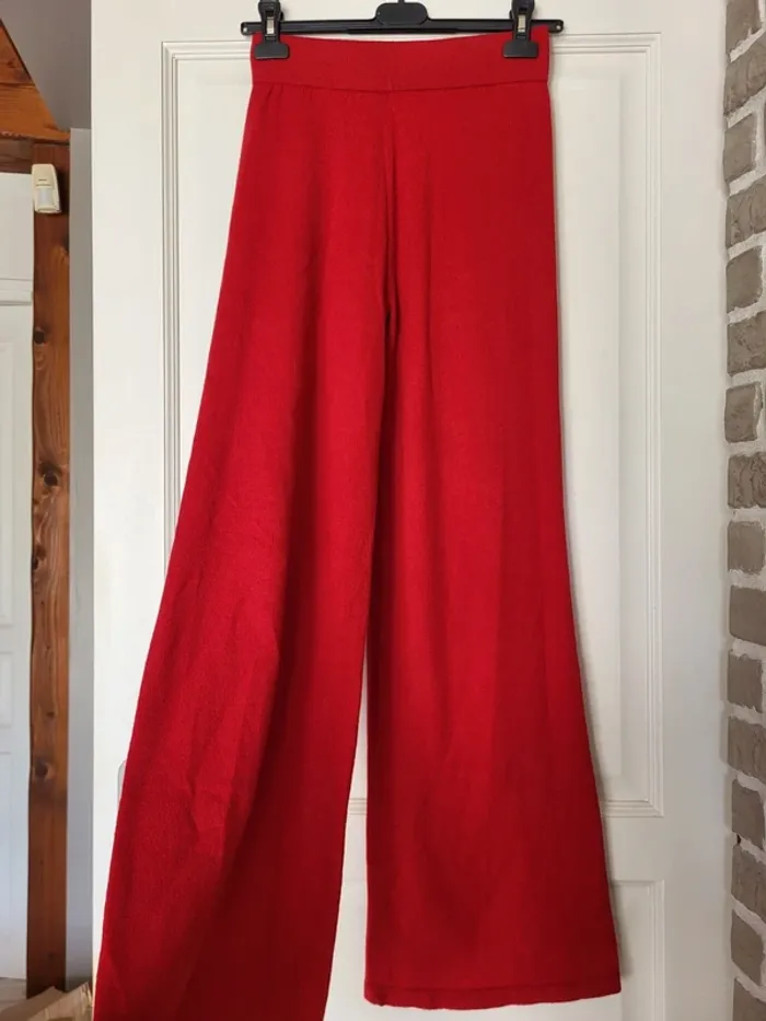 Pantalon rouge évasé en maille douce Mango - photo numéro 5