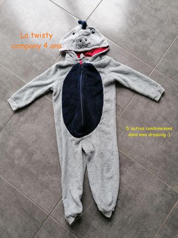 Pyjama combinaison 4 ans dinosaure
