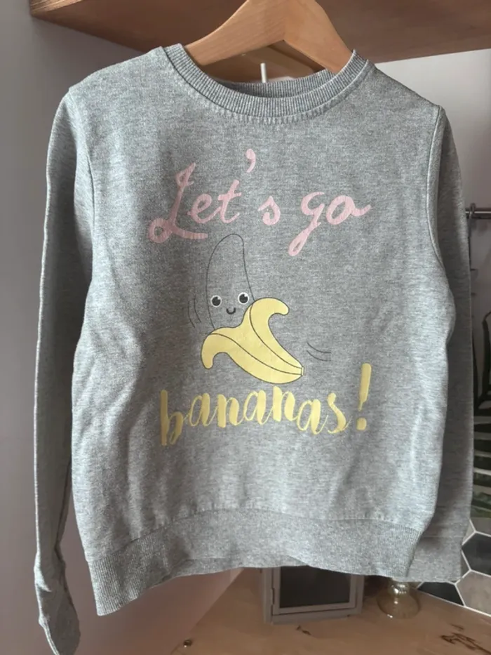 🌟 Pull fin gris Let’s go banana • 122/128 cm 🌟 - photo numéro 2