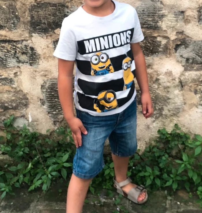 T-shirt Minions 104cm - 4 ans - photo numéro 4
