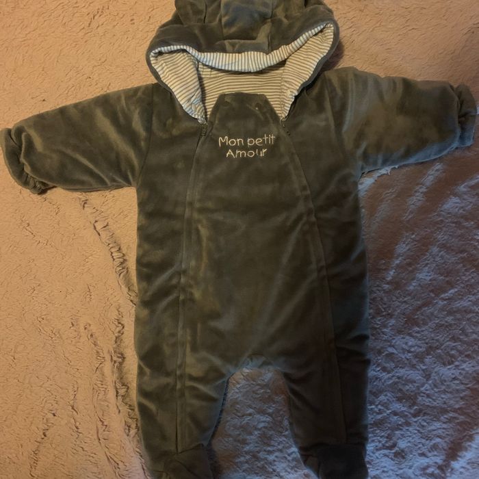 Combinaison avec gants