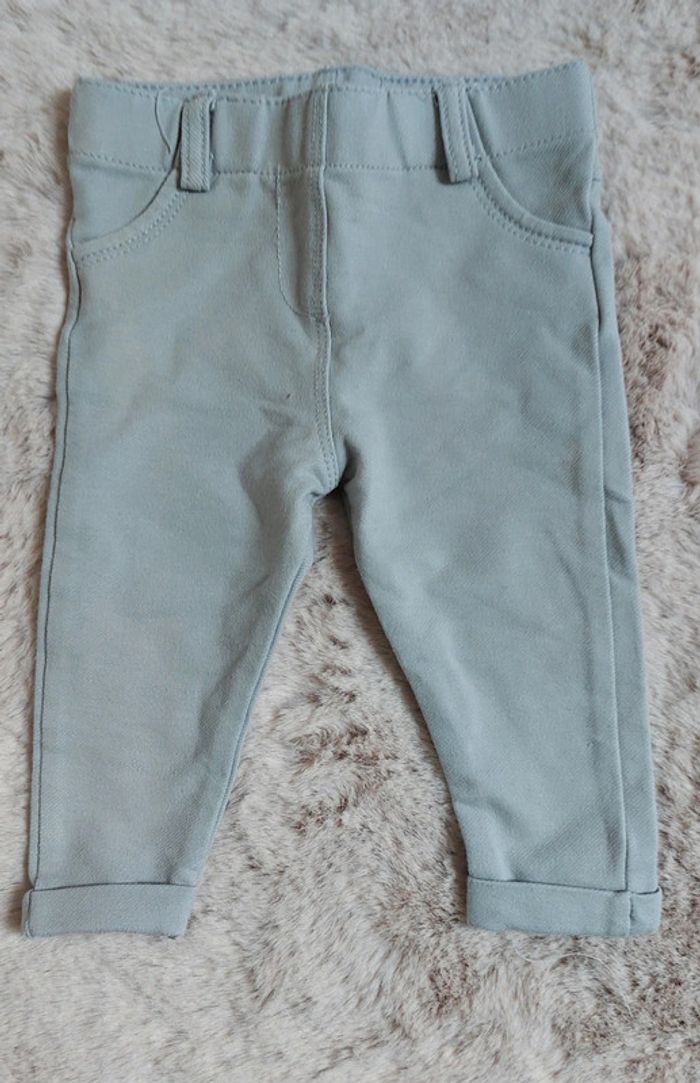 Pantalon gris kiabi 6 mois.