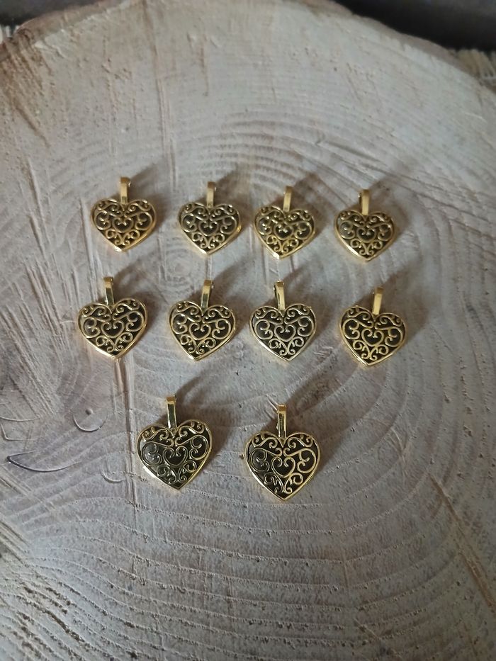 Lot de 16 pendentif coeurs doré