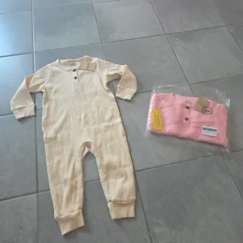 Lot 2 grenouillères pyjama 24 mois