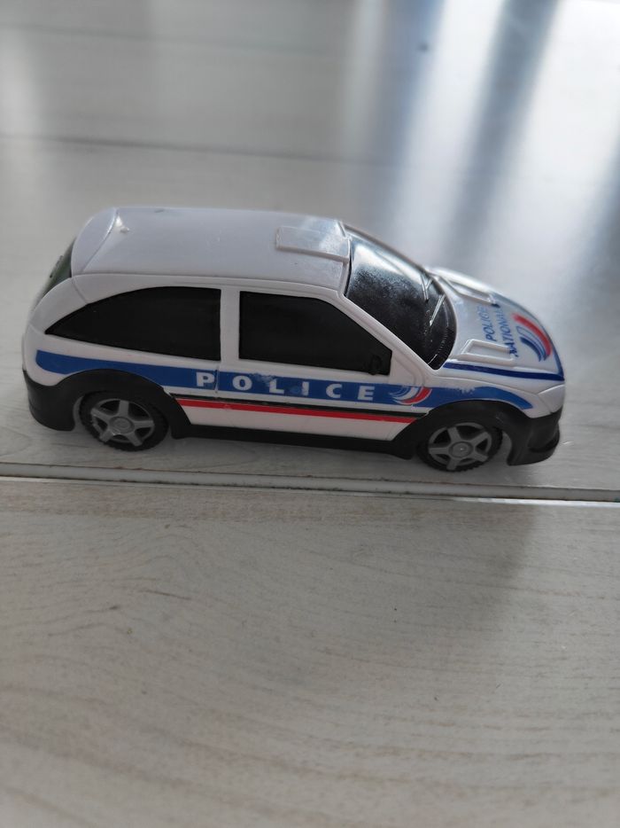 Voiture - photo numéro 4