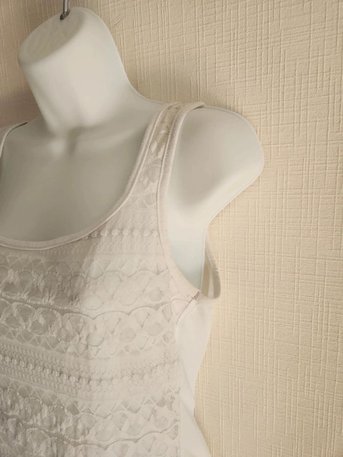 Joli débardeur blanc dentelle à l'avant taille M - photo numéro 5
