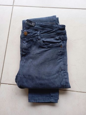Jean femme bleu marine taille 40 zara