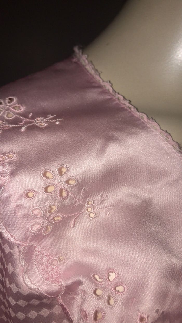 Chemise de nuit Vintage état neuf rose en satin - photo numéro 14